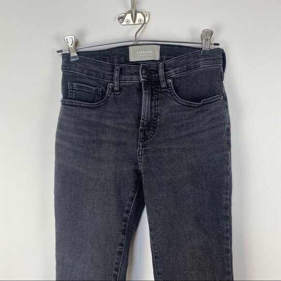 Everlane | The Mid rise Skinny Jean | Washed Black - Picture 5 of 9